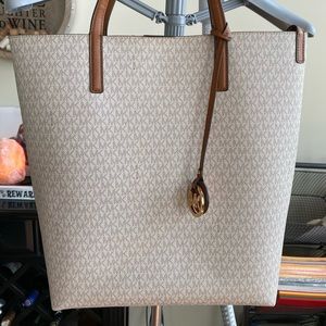 White Michael kors bag